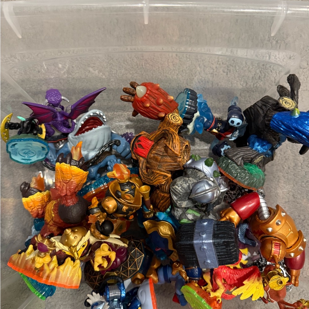 Skylanders - giants, swap force, regular - all of them work !
